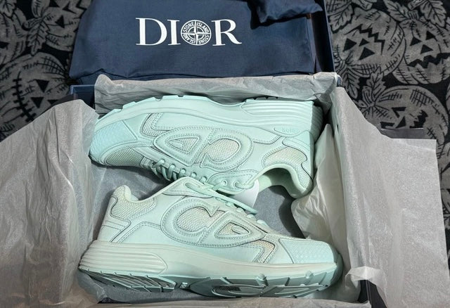 DIOR B30 StOnE IsLaNd